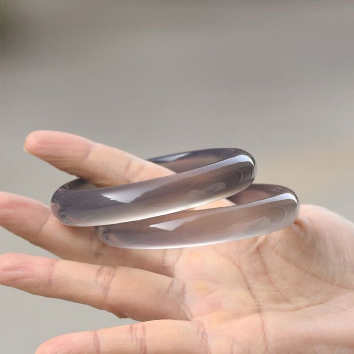 Brazalete Armonía de Calcedonia Gris Natural con Buddha Stones - image 3