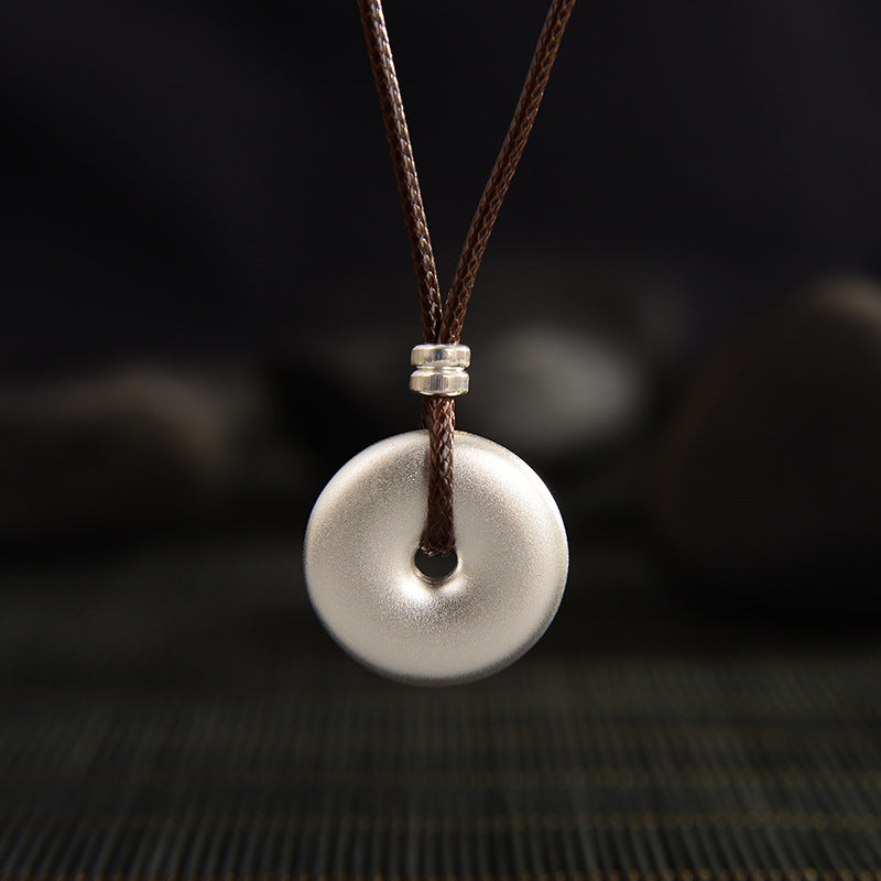 Colgante de collar de protección con hebilla de paz redonda de plata de ley 999 con Buddha Stones