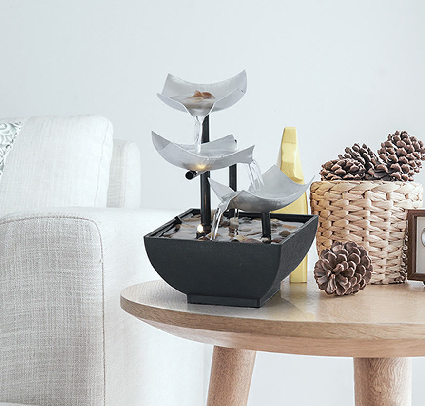 Adornos de loto de mesa de fuente de cascada de tres capas con decoración de escritorio de rocas de río