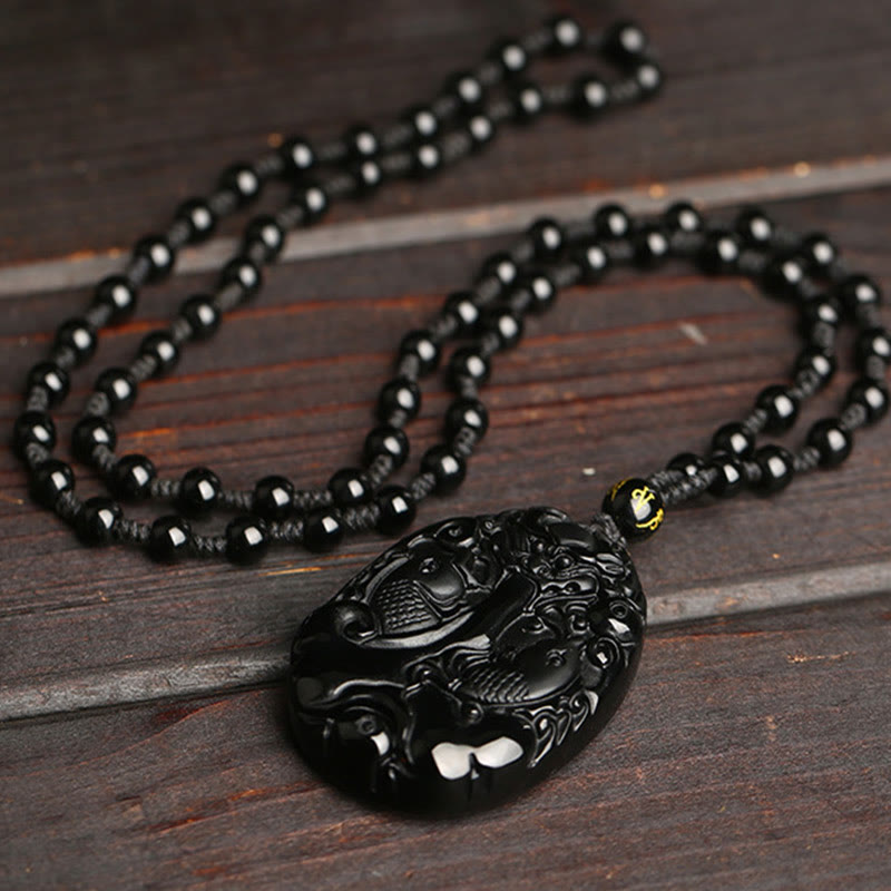 Collar con colgante de fuerza de cumplimiento de cuerda con cuentas de pez Koi de obsidiana negra con Buddha Stones