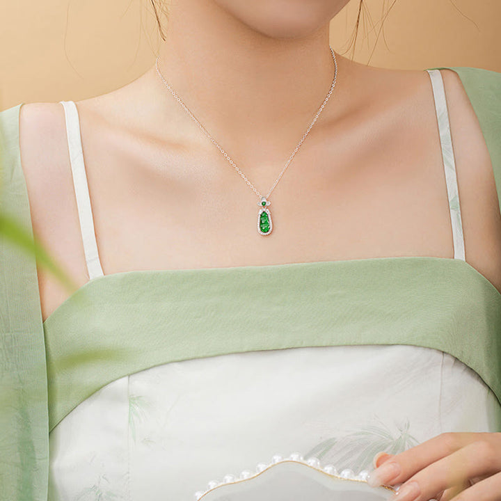 Colgante de collar curativo de la suerte con diseño de guisante de jade cian de plata de ley 925 con Buddha Stones