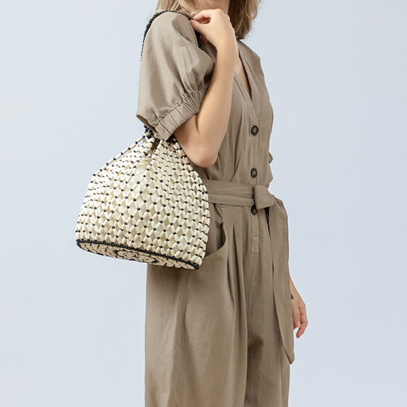 Bolso de hombro de cuentas de madera tejidas a mano con piedras de Buda