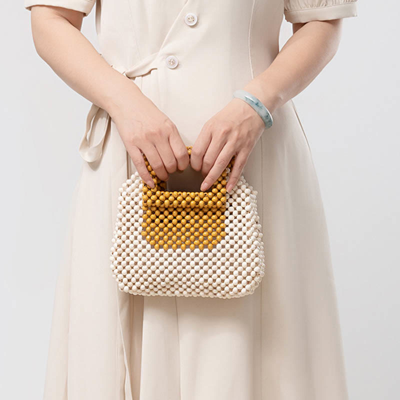 Bolso cuadrado tejido a mano con cuentas de madera y piedras de Buda