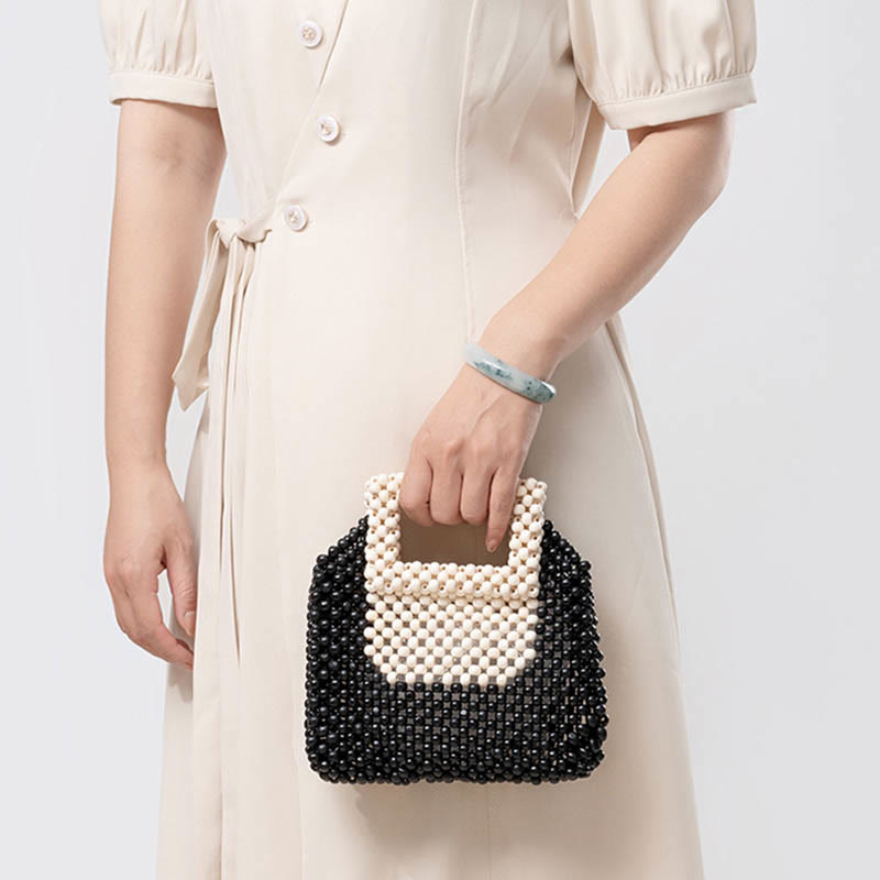 Bolso cuadrado tejido a mano con cuentas de madera y piedras de Buda