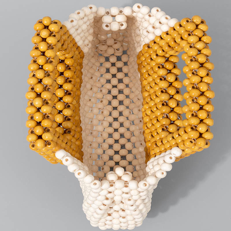 Bolso cuadrado tejido a mano con cuentas de madera y piedras de Buda