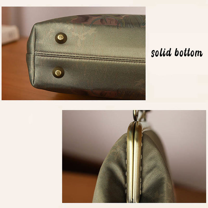 Bolso cruzado con asa de bambú y cadena de metal, piedras de Buda, plantas verdes, montañas