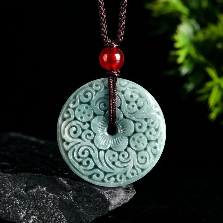 Colgante de collar de abundancia con broche de paz tallado en flor de jade verde de Buddha Stones