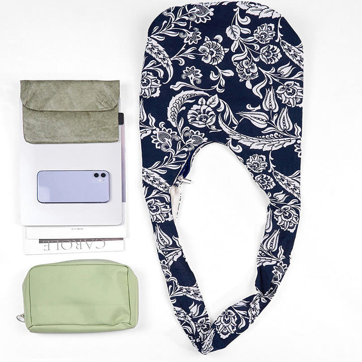 Bolso bandolera de algodón con patrón de flores blancas y azul marino de Buddha Stones