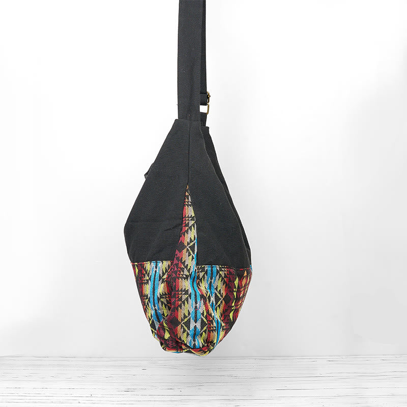 Bolso bandolera de algodón con patrón de rayas negras, rojas y azules de Buddha Stones