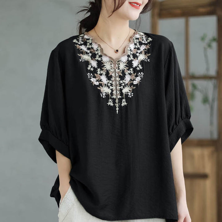 Buddha Stones Camiseta de Manga Corta de Algodón y Lino con Bordado Floral Pequeño y Cuello en V - image 1