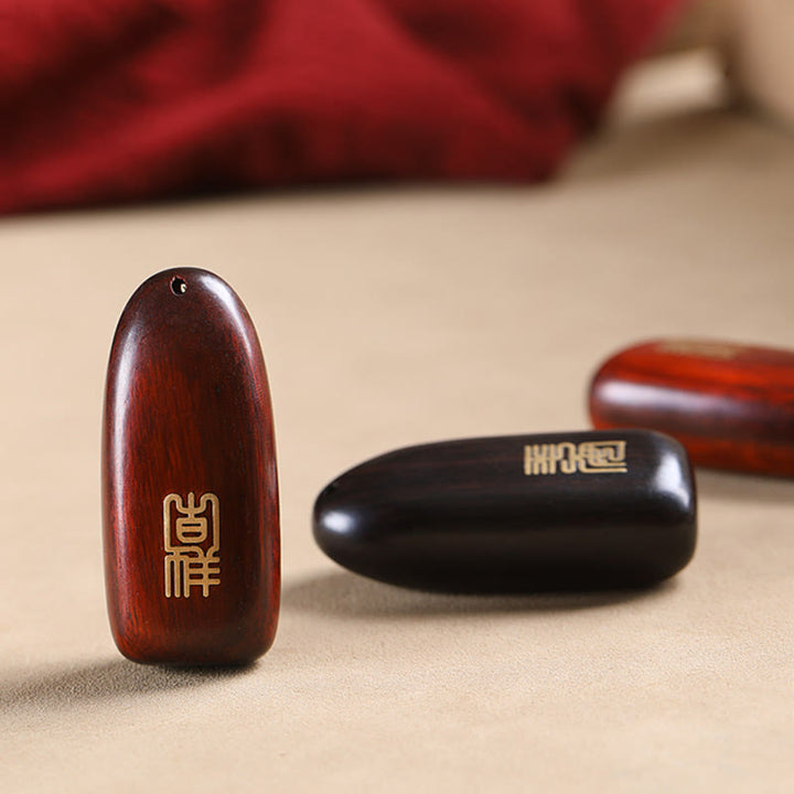 Buddha Stones Llaveros de Protección con Moneda de Cobre de Sándalo Rojo de Hoja Pequeña y Madera de Ébano de Paz Auspiciosa