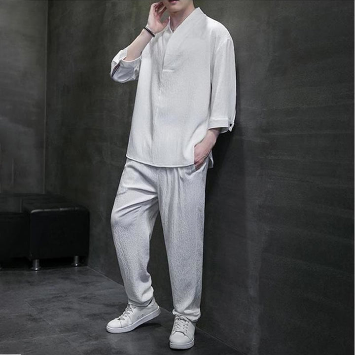 Conjunto de ropa para hombre de Buddha Stones: camisa de color sólido con cuello en V y manga tres cuartos, y pantalones casuales - image 3