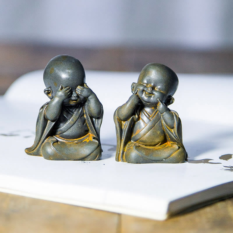 Buddha Stones Pequeña Estatua de Monje Meditando de Resina Fundida con Óxido de Polvo de Hierro para Decoración de Escritorio