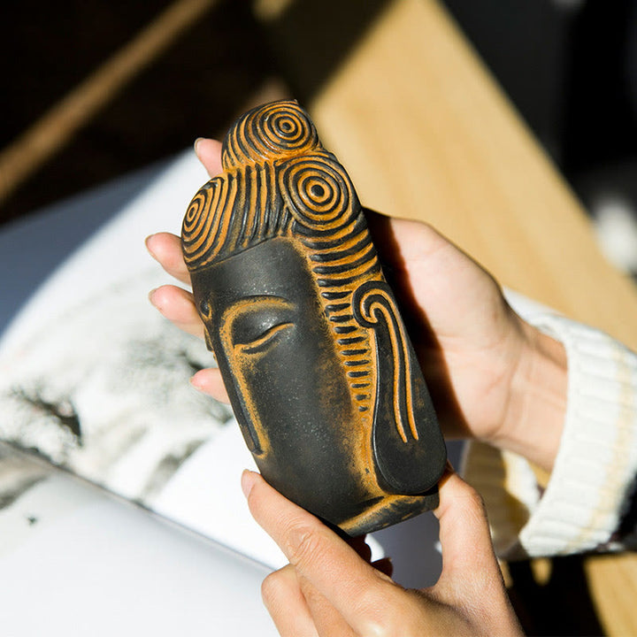 Buddha Stones Estatua de Buda Meditando con Ojos Cerrados de Resina Fundida con Óxido de Polvo de Hierro para Decoración del Hogar