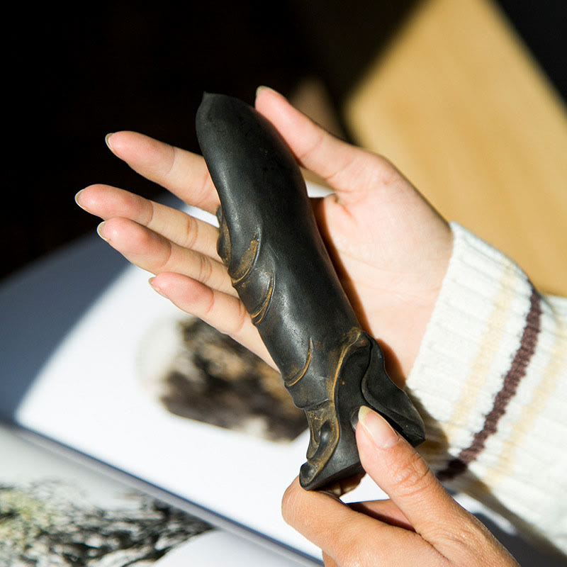 Buddha Stones Estatua de Resina de Polvo de Hierro Oxidado Hecha a Mano de Buda Sakyamuni Namaste