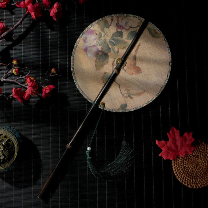 Buddha Stones Flores Hechas a Mano Melocotón Níspero Pájaro Grulla Patrón de Mariposa Mango de Bambú Largo Púrpura Abanico Portátil Enrollable