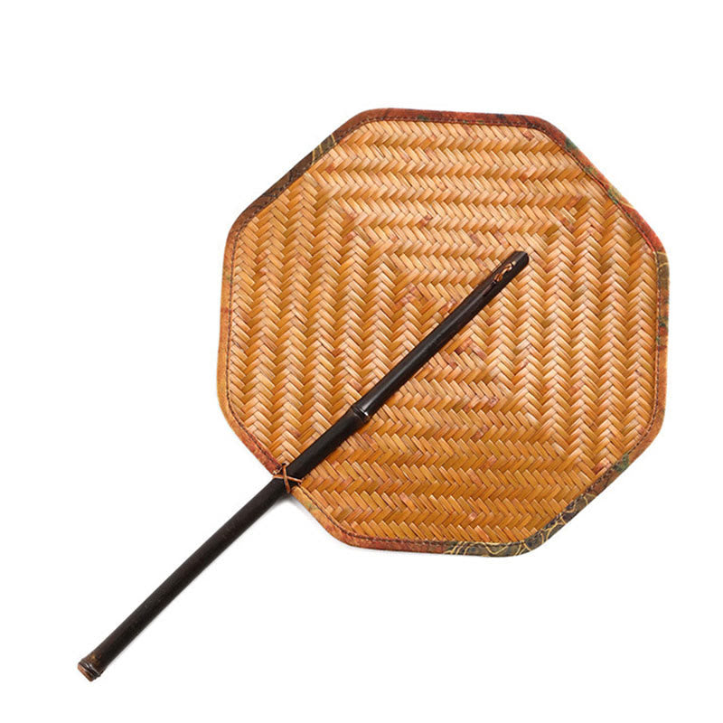 Abanico de Verano Estilo Retro Chino Hecho a Mano Tejido de Bambú Redondo en Forma de Plátano con Mango Largo de Buddha Stones