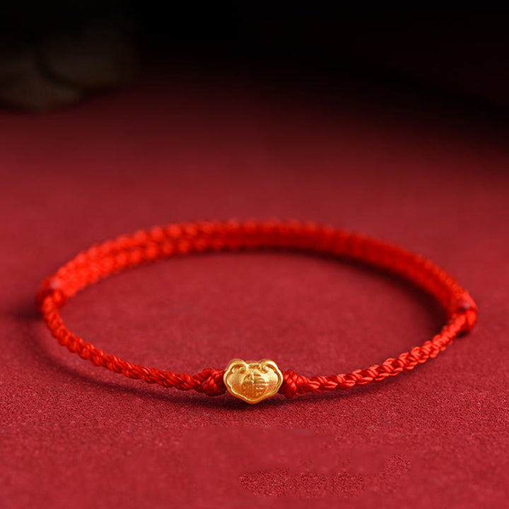 Pulsera de cuerda hecha a mano con protección de caracteres Fu y dije de cerradura china de oro 999 con Buddha Stones - Rojo - Versión para bebés de 0 a 4 años (circunferencia de muñeca de 12 a 18 cm) - image 1