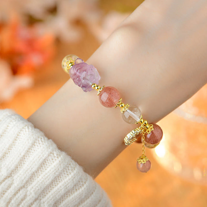 Pulsera con colgante de luna de zorro de nueve colas y cuarzo fresa blanco natural de Buddha Stones