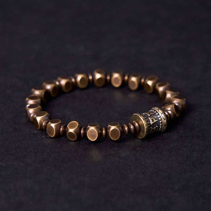 Pulsera de enfoque con amuleto de latón y cobre tallado Om Mani Padme Hum tibetano con Buddha Stones