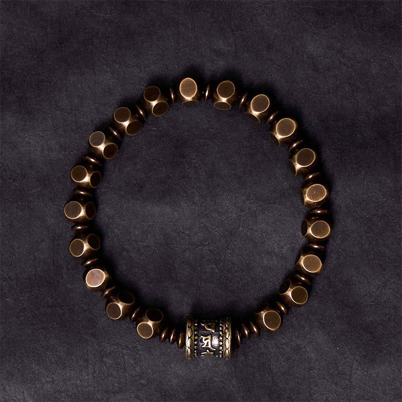 Pulsera de enfoque con amuleto de latón y cobre tallado Om Mani Padme Hum tibetano con Buddha Stones