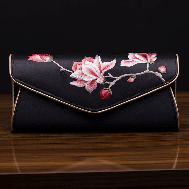 Bolso de mano con bordado de magnolia y Buddha Stones para bodas