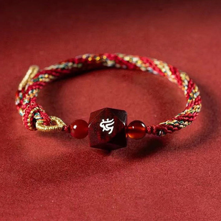 Pulsera de protección con hilo rojo de sándalo rojo y hojas pequeñas de Buda natal con Buddha Stones del zodíaco chino