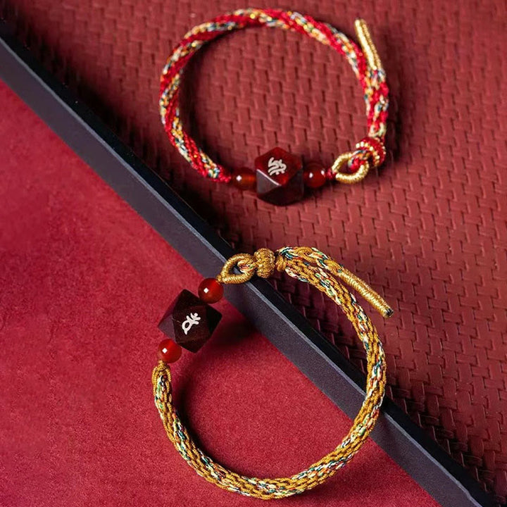 Pulsera de protección con hilo rojo de sándalo rojo y hojas pequeñas de Buda natal con Buddha Stones del zodíaco chino