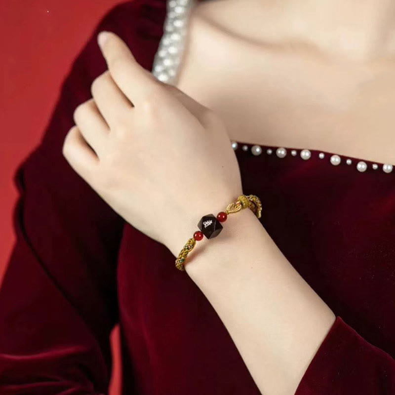 Pulsera de protección con hilo rojo de sándalo rojo y hojas pequeñas de Buda natal con Buddha Stones del zodíaco chino