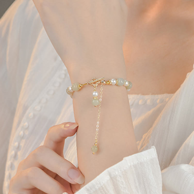 Pulsera de la abundancia con colgante de trébol de cuatro hojas de aleación de perla de jade hetiano y Buddha Stones