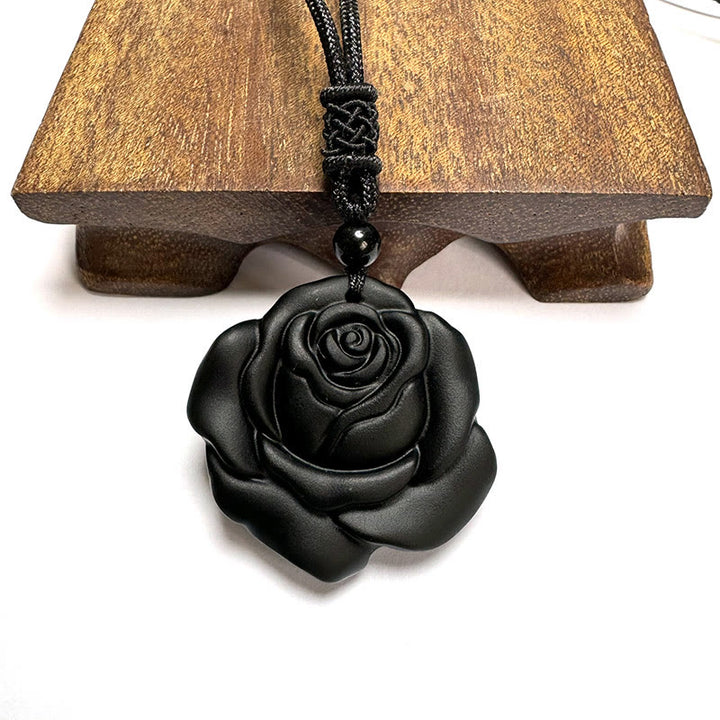 Colgante de collar purificador de rosa negra con hilo de obsidiana negra y Buddha Stones