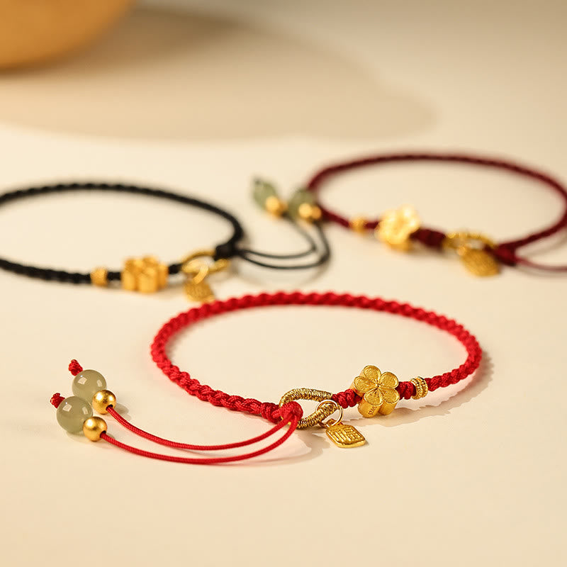 Buddha Stones Pulsera de hilo con amuleto de la suerte con personaje Fu en flor de melocotón pequeña de jade de Hetian
