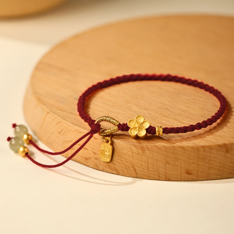 Buddha Stones Pulsera de hilo con amuleto de la suerte con personaje Fu en flor de melocotón pequeña de jade de Hetian