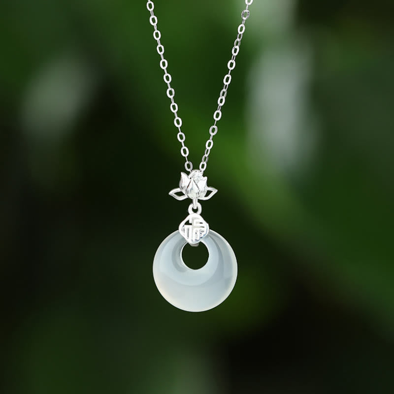 Colgante con hebilla de paz y carácter Fu de flor de loto de plata de ley 925 con calcedonia y Buddha Stones - Plata blanca - image 0