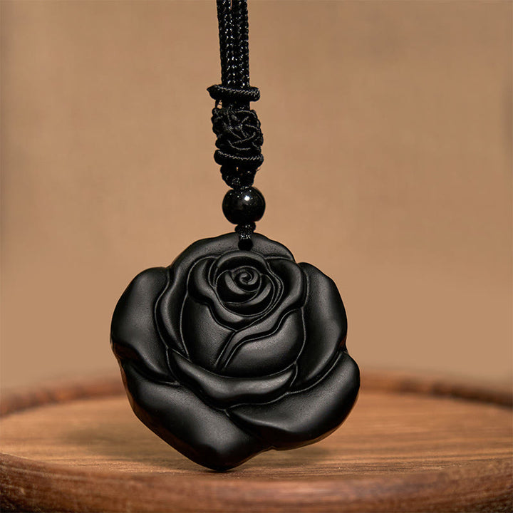 Colgante de collar purificador de rosa negra con hilo de obsidiana negra y Buddha Stones