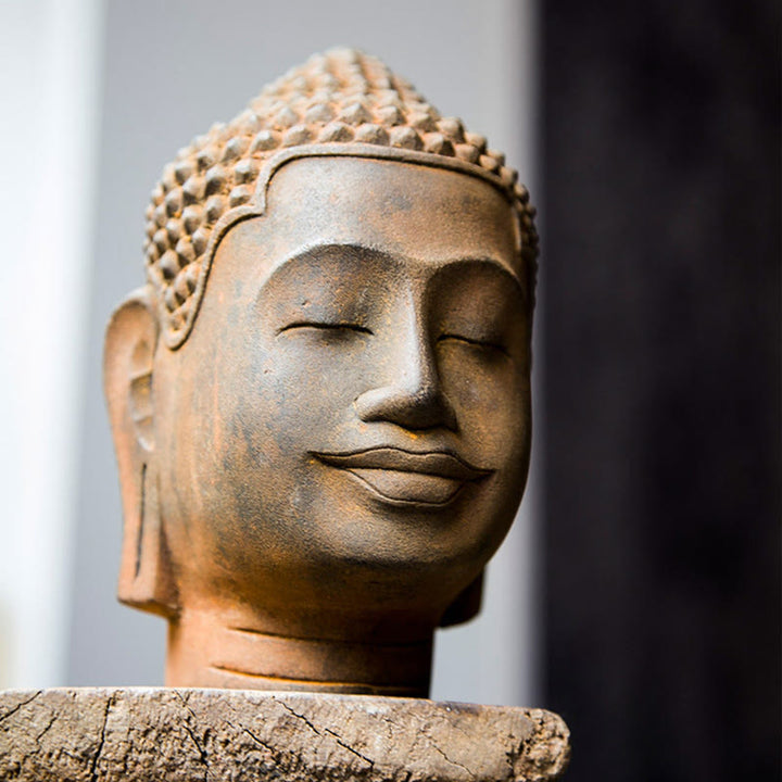 Estatua de resina fundida con óxido de hierro y cabeza de Buddha Stones de Buda para decoración del hogar