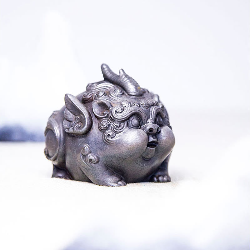 Estatua de resina fundida con óxido de hierro en polvo de PiXiu hecha a mano con Buddha Stones para decoración del hogar