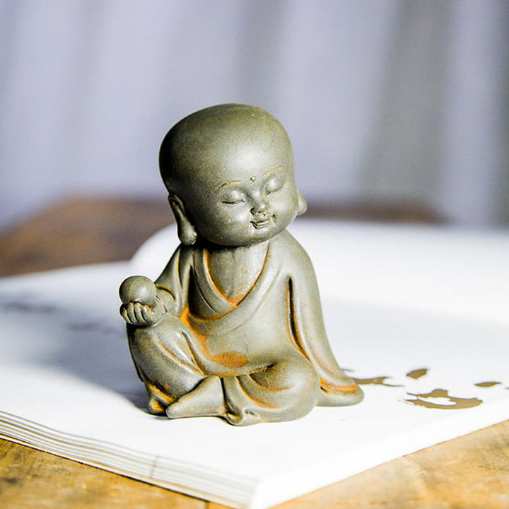 Buddha Stones hechas a mano Ksitigarbha Kwan Yin Guanyin Avalokitesvara Tathagata polvo de hierro estatua de resina fundida óxido decoración del hogar