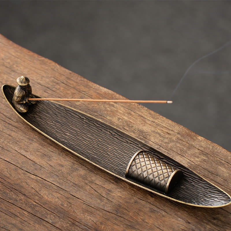 Quemador de incienso de aleación de zinc con forma de pez koi y barco de pescador con Buddha Stones, decoración curativa