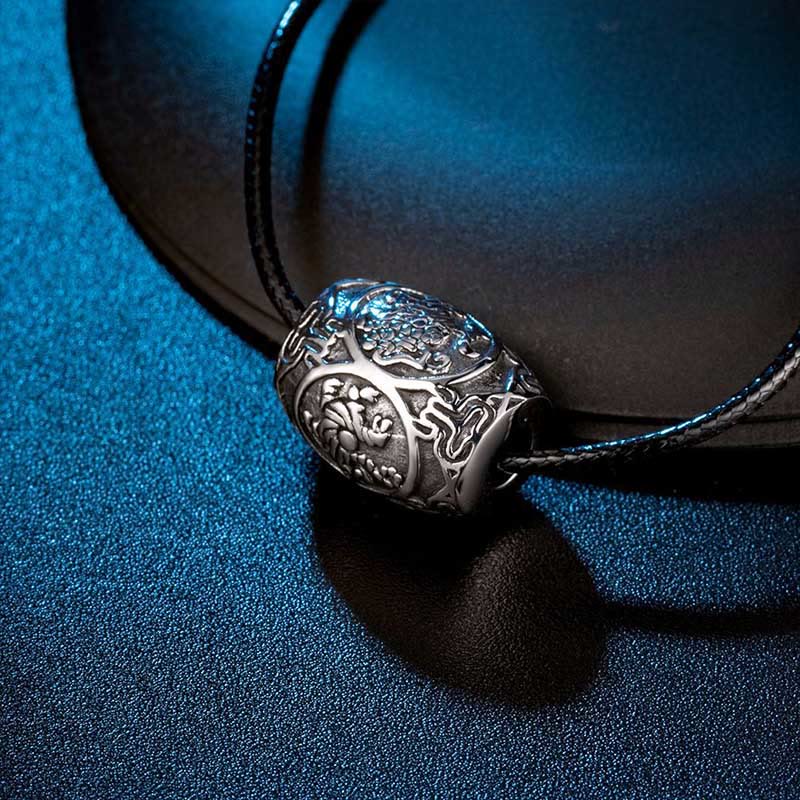 Collar con colgante de acero de titanio con cuatro bestias míticas y Buddha Stones tibetanas Om Mani Padme Hum - image 5