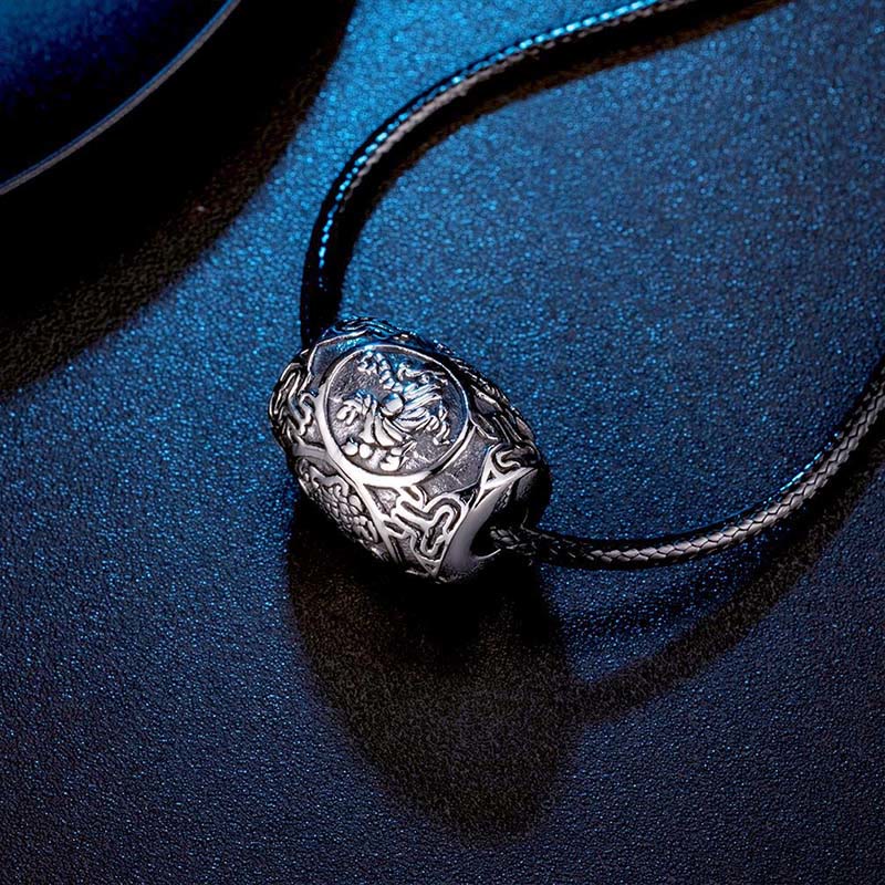 Collar con colgante de acero de titanio con cuatro bestias míticas y Buddha Stones tibetanas Om Mani Padme Hum - image 4