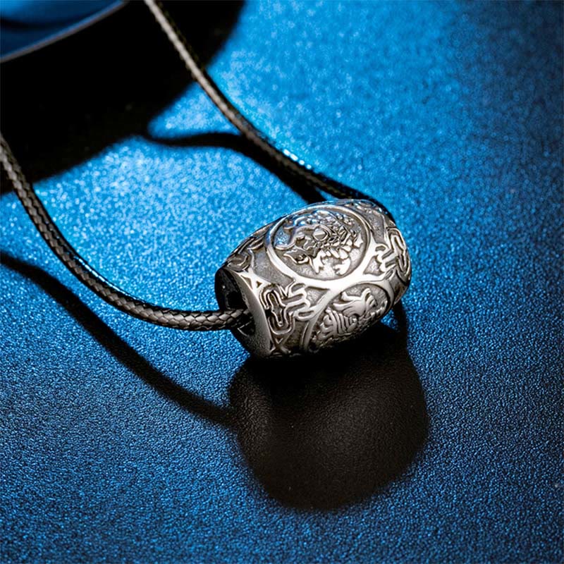 Collar con colgante de acero de titanio con cuatro bestias míticas y Buddha Stones tibetanas Om Mani Padme Hum - image 3