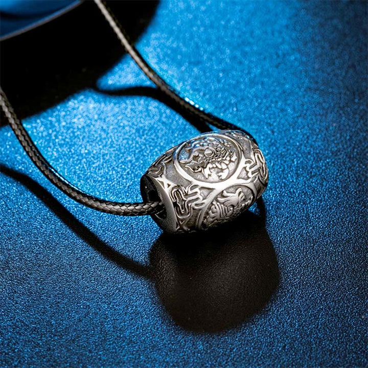 Collar con colgante de acero de titanio con cuatro bestias míticas y Buddha Stones tibetanas Om Mani Padme Hum - image 3