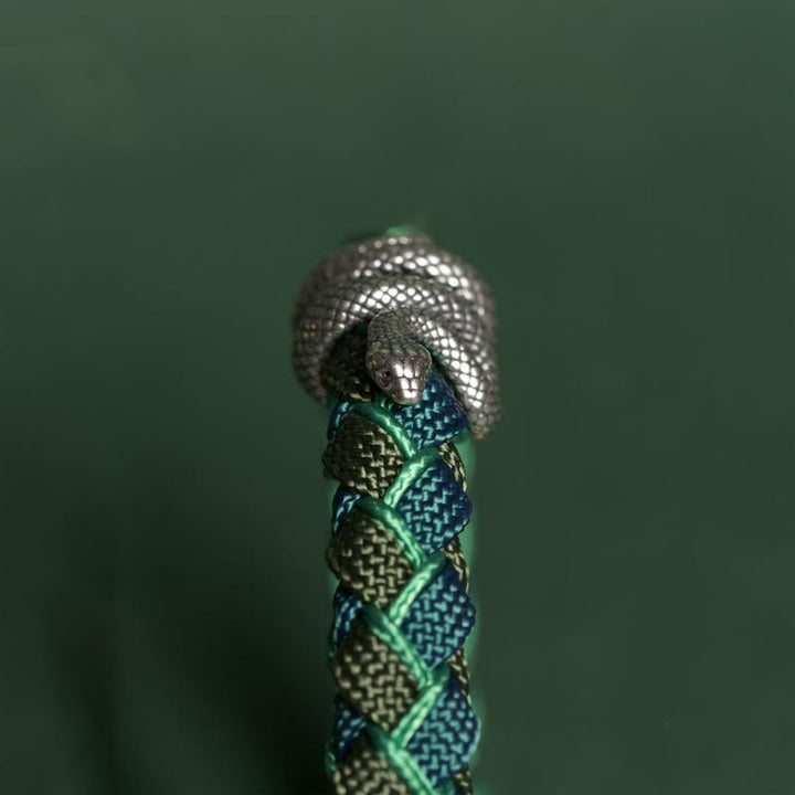 Pulsera trenzada protectora de hilo de plata de ley 999 con Buddha Stones y año de la serpiente