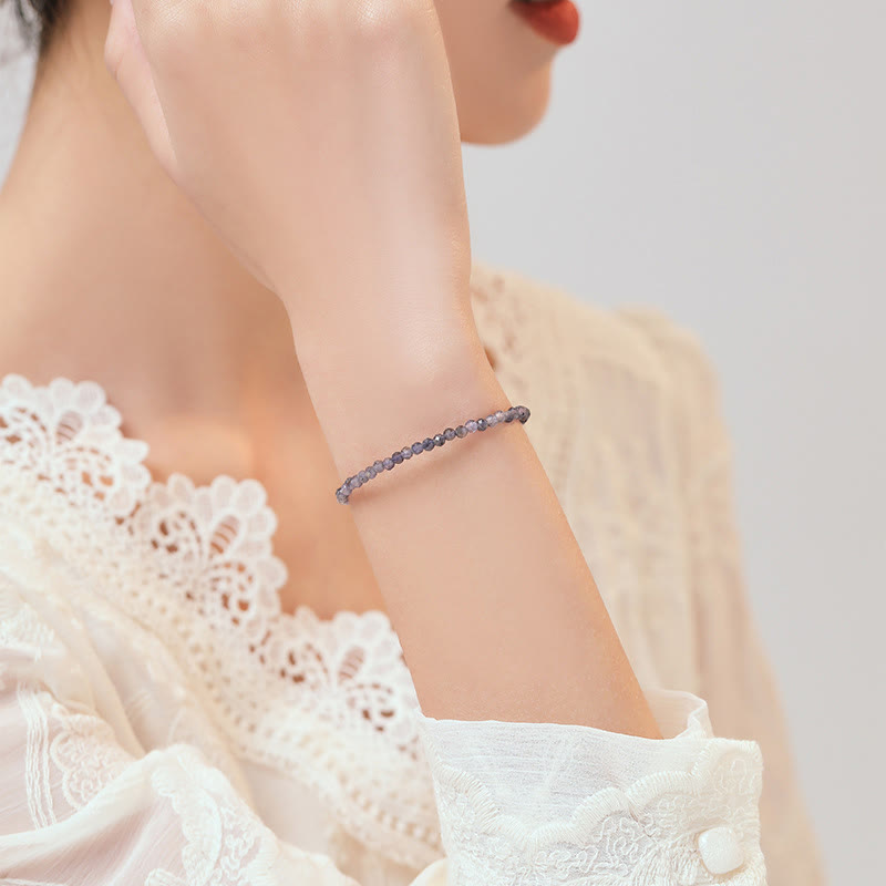 Pulsera de comunicación de cobre bañada en oro de 14 k con cuentas ultrafinas de iolita y amatista de 3 mm y Buddha Stones