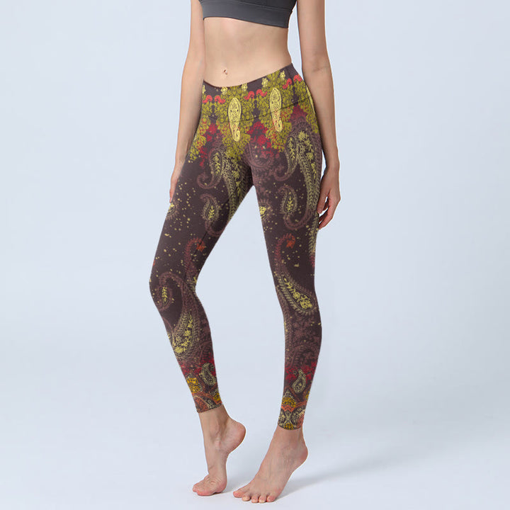 Leggings de yoga para mujer con estampado de flores de anacardo en color marrón rojizo y Buddha Stones - SaddleBrown - US18,UK/AU22,EU50 (4XL) - image 1