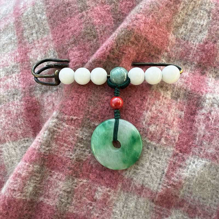 Broche de la suerte con hebilla de la paz de jade y semillas de Bodhi y Buddha Stones