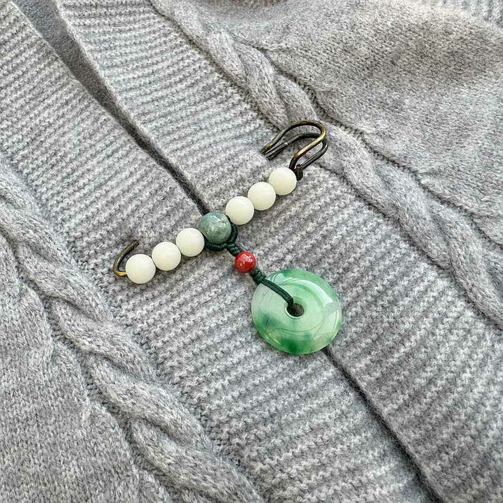 Broche de la suerte con hebilla de la paz de jade y semillas de Bodhi y Buddha Stones