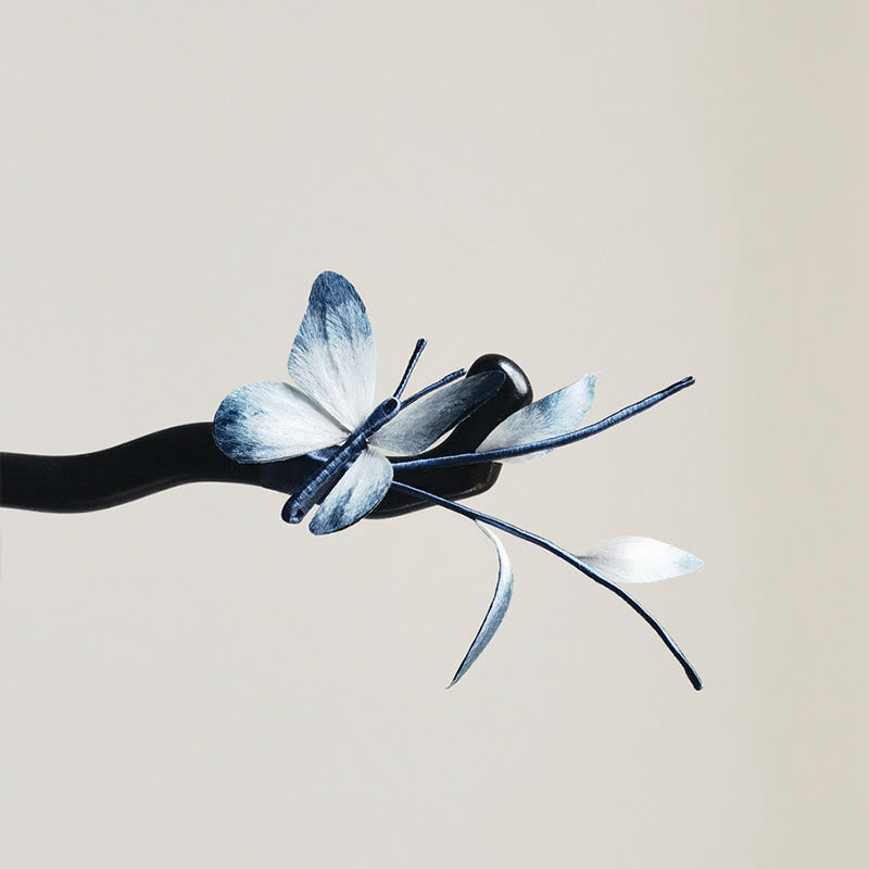 Broche de mariposa de seda morera con flores de terciopelo hechas a mano con Buddha Stones