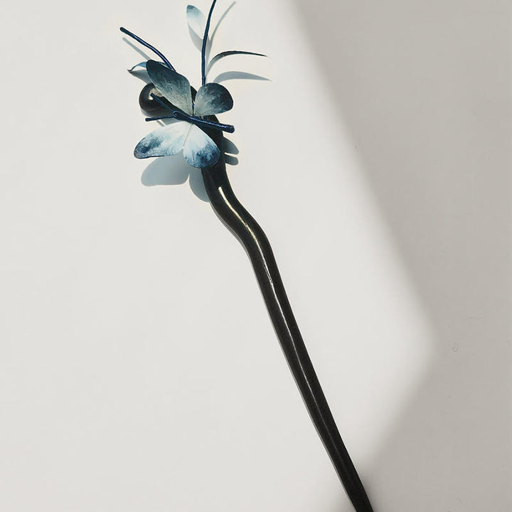 Broche de mariposa de seda morera con flores de terciopelo hechas a mano con Buddha Stones